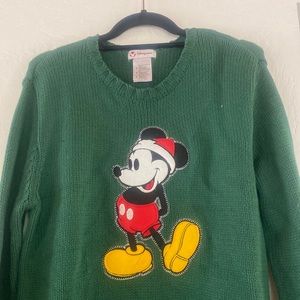 CUTE DISNEY SWEATER!